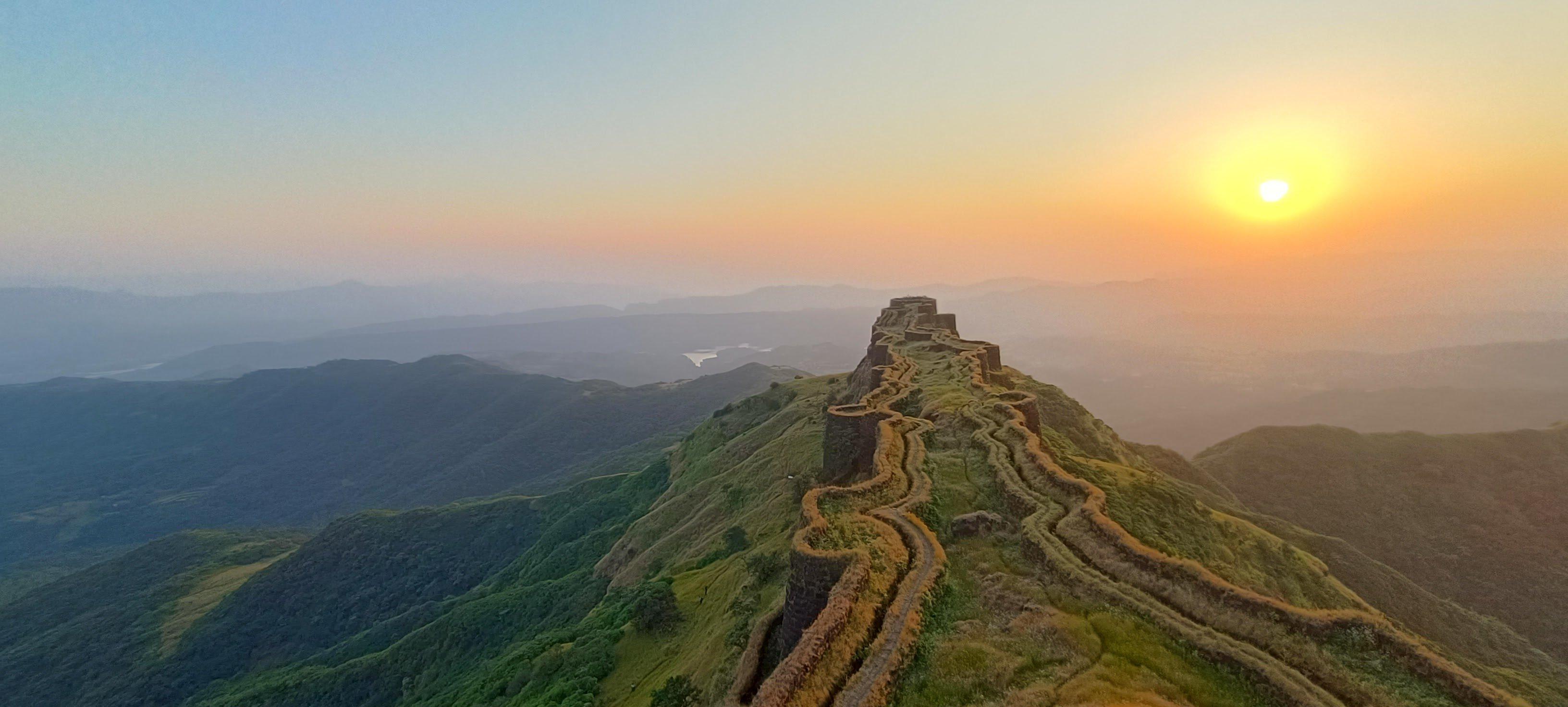 Rajgad Fort: Under the stars thumbnail 1